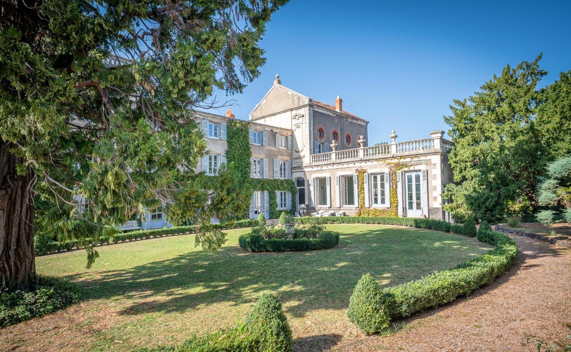 Chateau Du Serpolet Holiday home Pont-du-Chateau